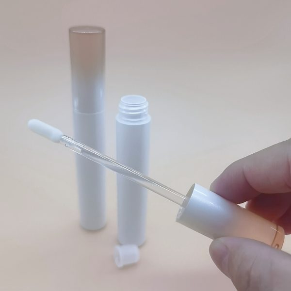 106# 4.5ML plastic lip gloss tube - 图片 4