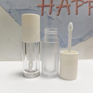 062A# 6ml-Plastic lip gloss tube-A short and plump bottle