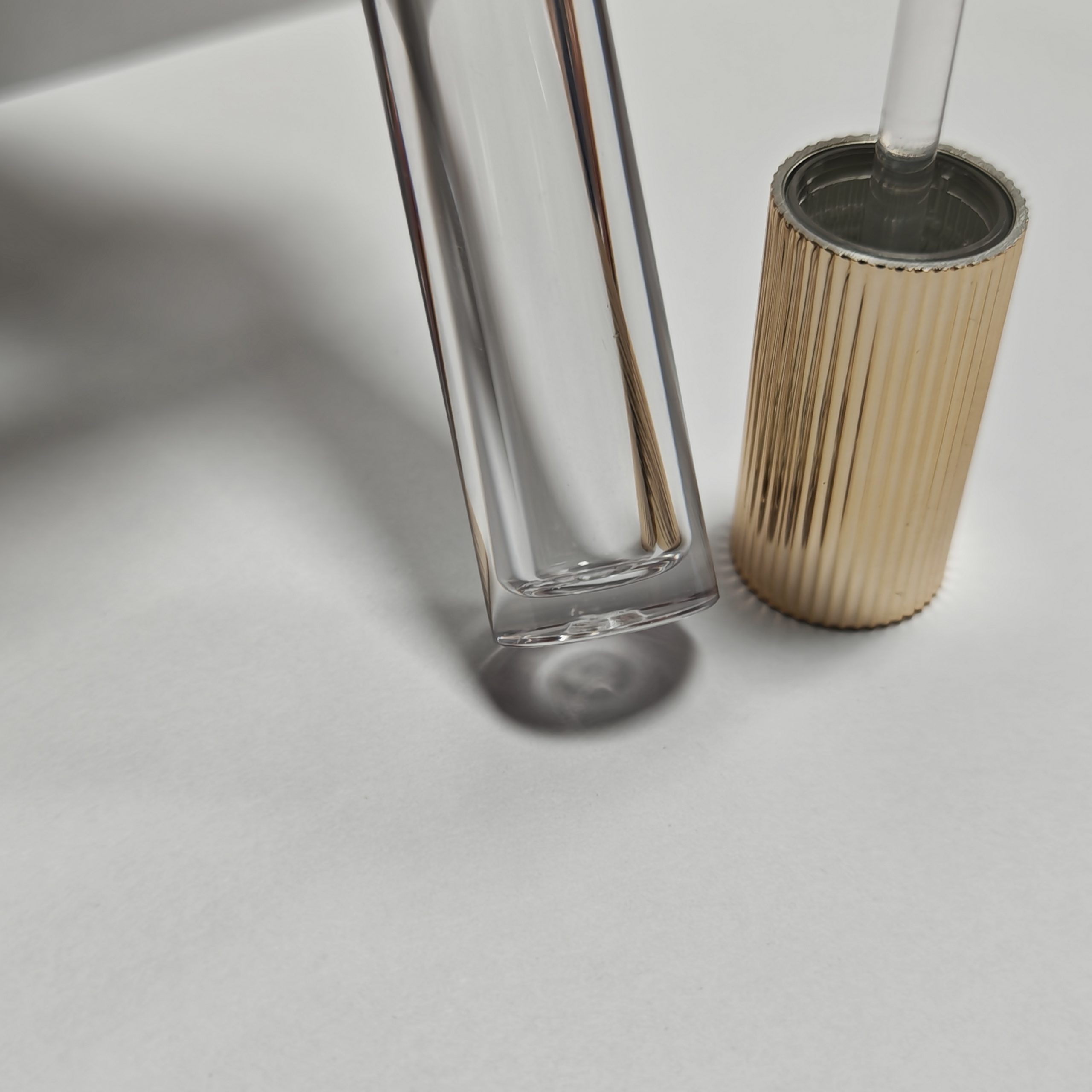 137# 5ML Plastic lip gloss tube-The lid has raised lines around its rim - 图片 5