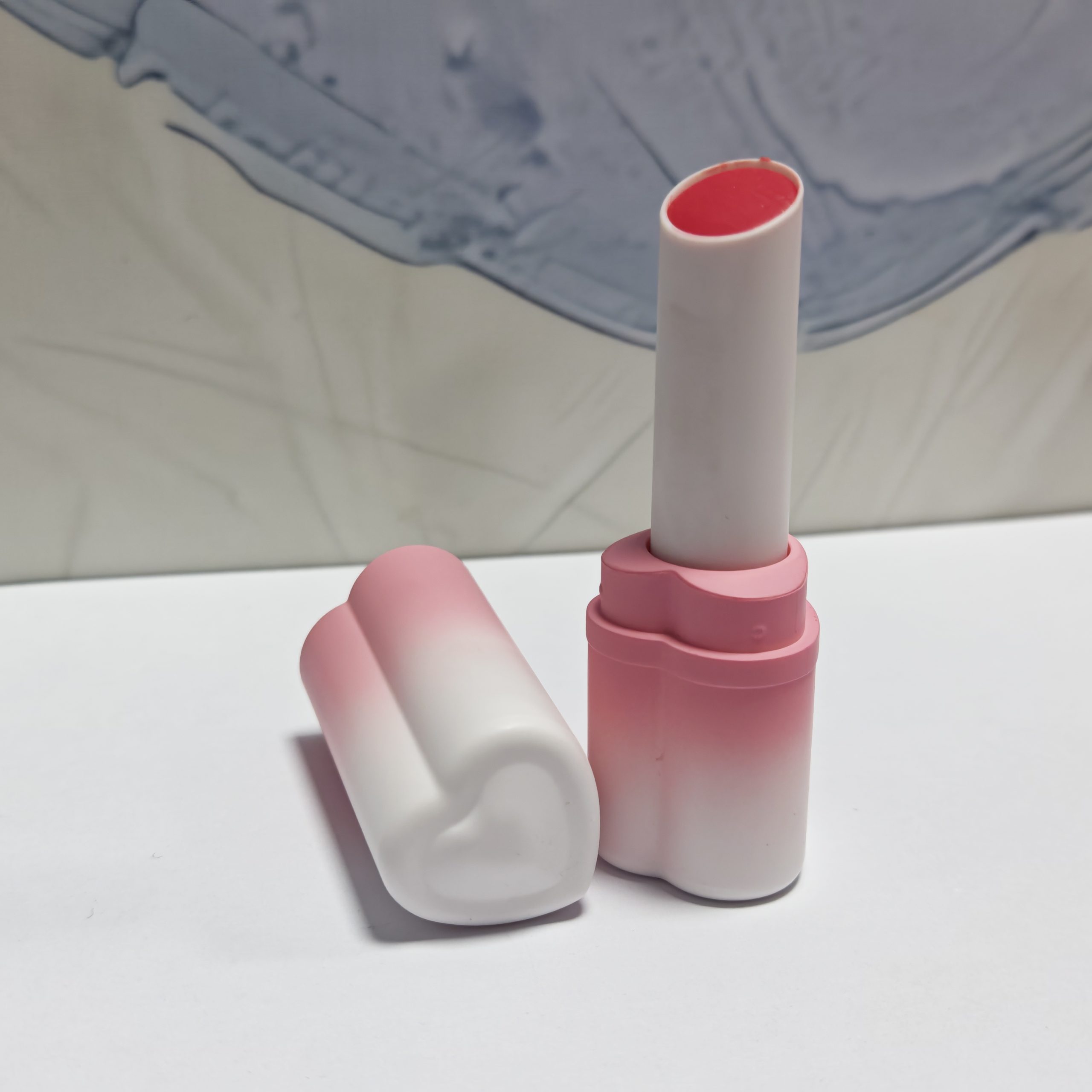 198#- Plastic Lipstick-Lip balm tube -Heart-shaped and cute - 图片 3