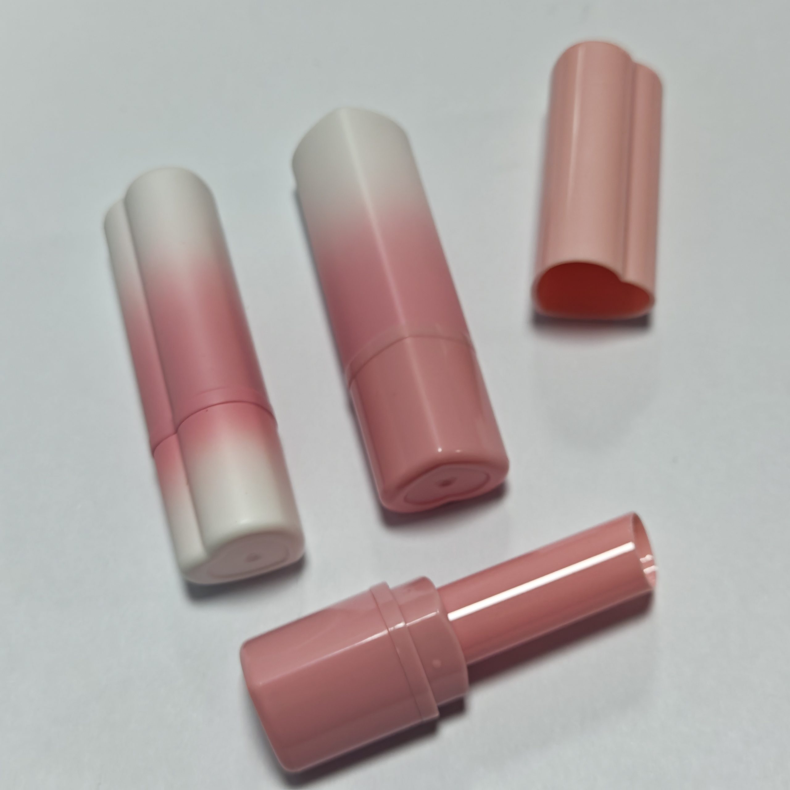 198#- Plastic Lipstick-Lip balm tube -Heart-shaped and cute - 图片 11