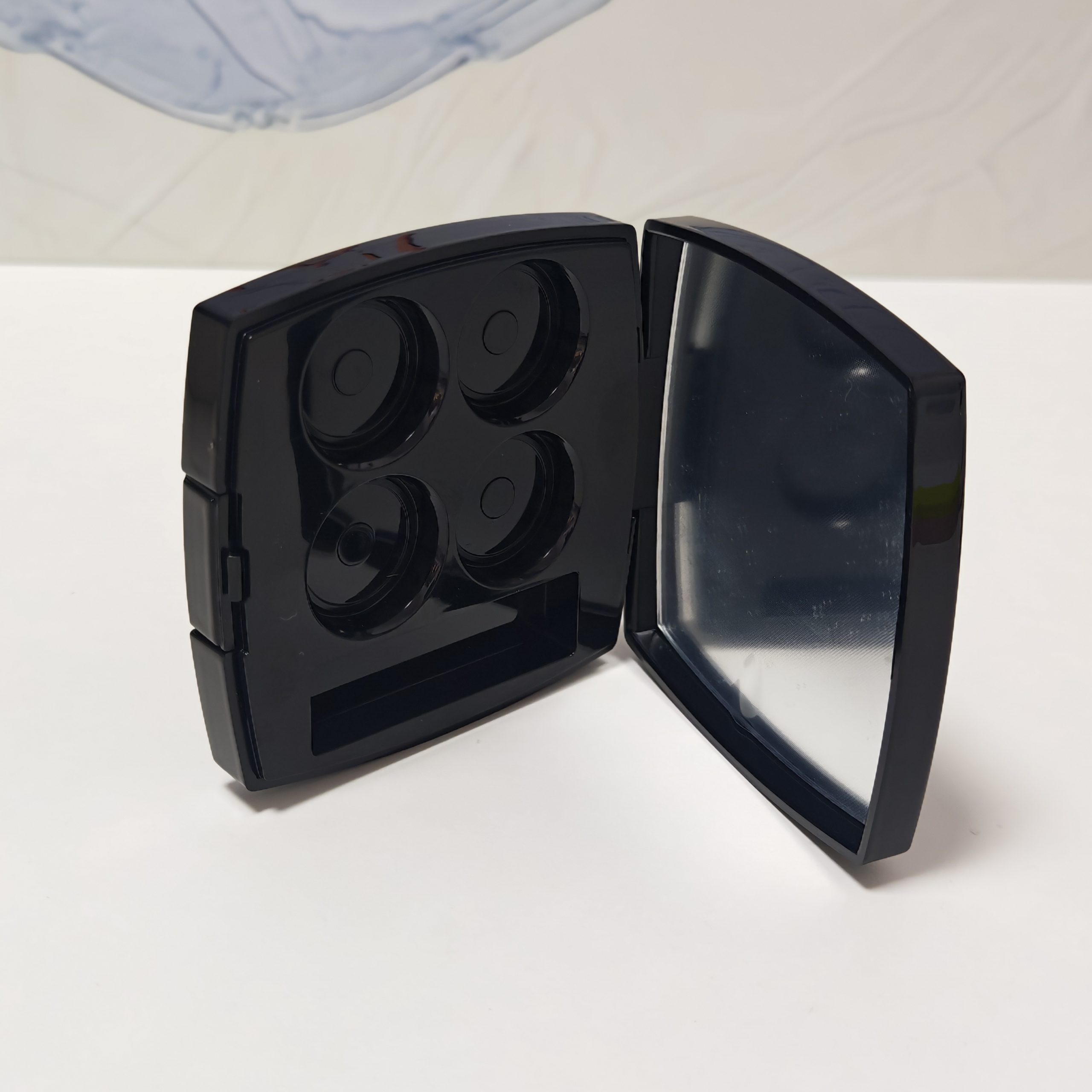7033# - Powder Loose Powder Case With mirror- 4 holes - Multi-color Compact Powder Container - Blush Palette - Eyeshadow Palette - Accent Color Palette with Brush - 图片 9